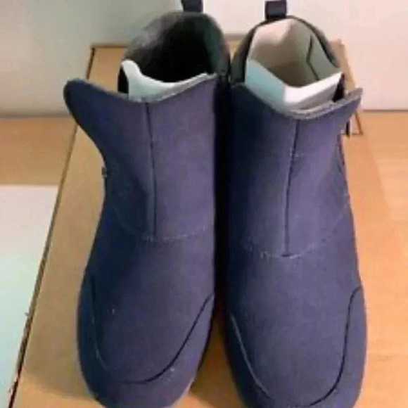 L NEW Women's Easy Spirit- Navy- US 9 - Picture 4 of 4
